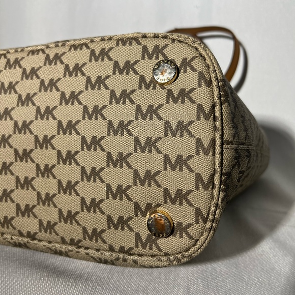Micheal Kors Tote Tan 14 1/2 x 5 x 11 - Picture 5 of 15